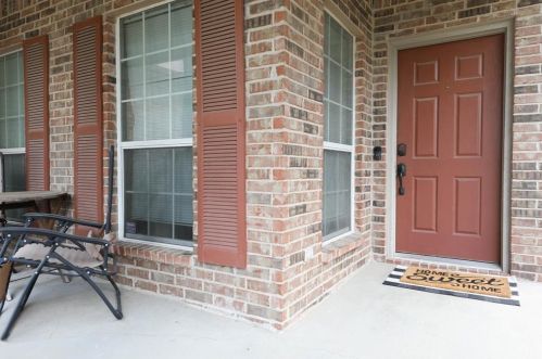 2841 Wakecrest Dr, Fort Worth, TX 76108-6907