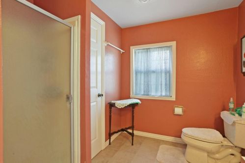 6 Whispering Way, Lodi CA  95242-9563 exterior