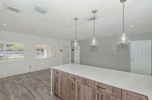 971 64th St, Hialeah FL  33012-6414 exterior