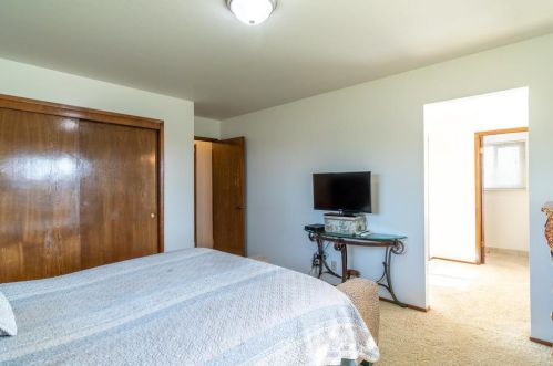 105 Daffodil Dr, Hollister CA  95023-3103 exterior