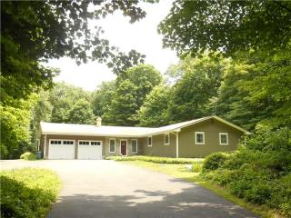 10 Codfish Hill Rd, Bethel, CT 06801-3304
