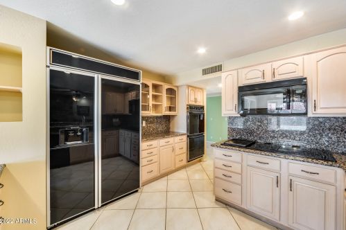 5501 Camelback Rd, Phoenix AZ 85033-1642 exterior