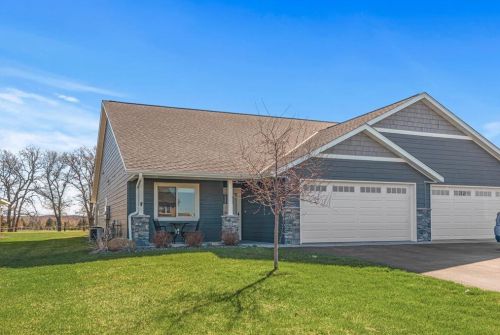 622 Kreekview Dr, East Farmington, WI 54020-5860
