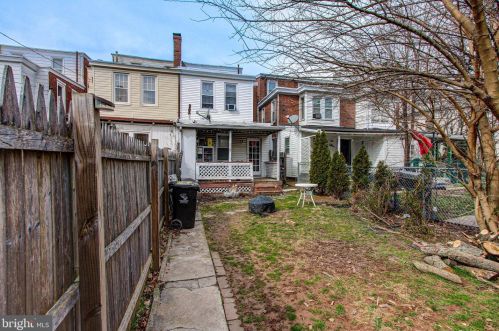 558 Stanbridge St, Norristown PA  19401-5312 exterior