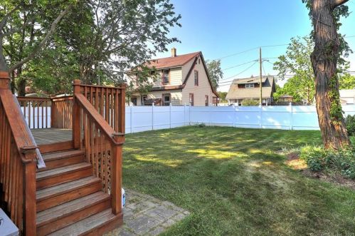 11 Wildwood Ave, Milford CT  06460-5846 exterior