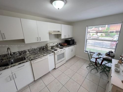 9892 14th Ct, Hollywood, FL 33024-4334