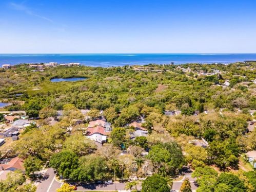 1712 Autumnwood St, Tarpon Springs, FL 34689-8037