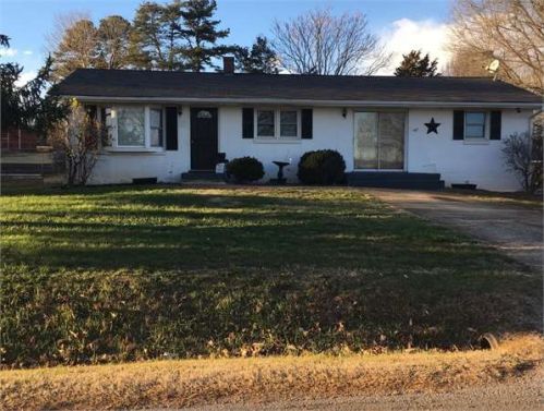 119 Hillside Rd, Hurt, VA 24563-3015