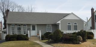 945 Alan Dr, North Wantagh, NY 11793-1041
