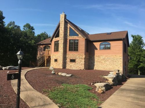 6 Pebble Beach Dr, Hazle Township, PA 18202-9568