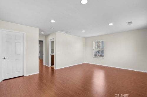 20054 Christopher Ln, Santa Clarita CA  91350-3685 exterior