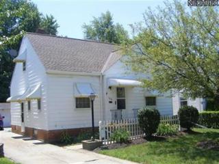 106 Gould Ave, Cleveland, OH 44146-2646