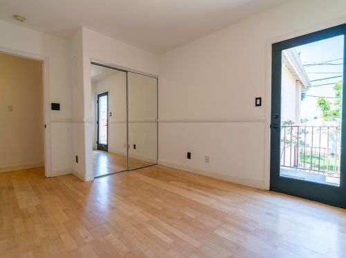 17935 Rosita St, Van Nuys CA 91316-4217 exterior