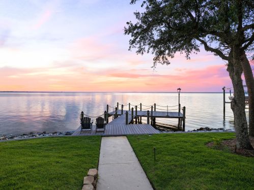 3013 Bay Villas Dr, Destin, FL 32550-4567