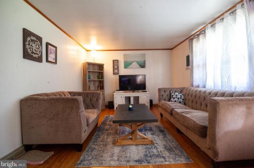 4 Maple Ave, Newfield, NJ 08344-4502