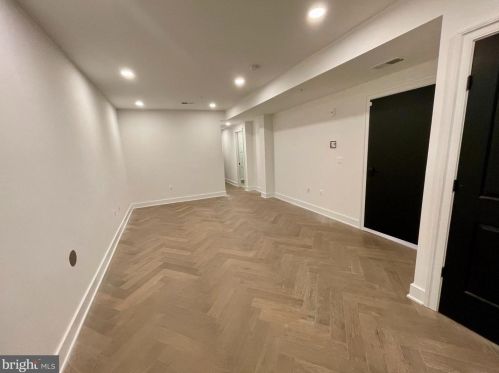 838 Varnum St, Washington, DC 20011-7232
