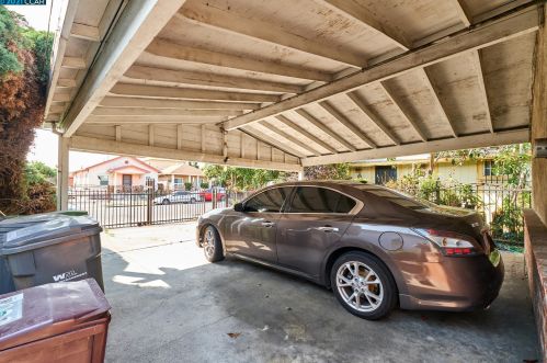1141 71st Ave, Oakland, CA 94621-3219