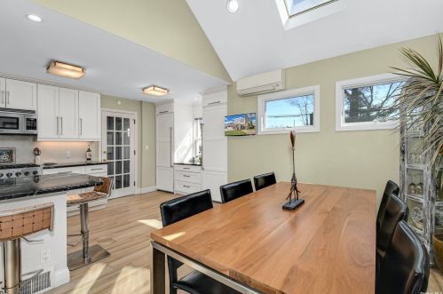 51 Mayflower Ave, Williston Park NY  11596-1517 exterior