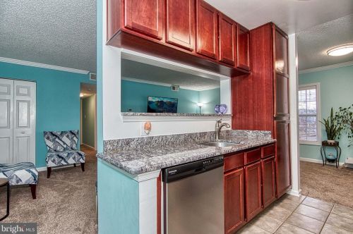 15538 Horseshoe Ln, Woodbridge, VA 22191-4125