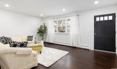 40 West Dr, San Remo NY  11754-3815 exterior