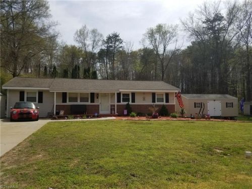 1110 Willow St, Eden, NC 27288-4629