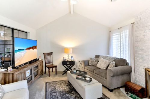 954 Cross St, Woodland CA  95695-4128 exterior