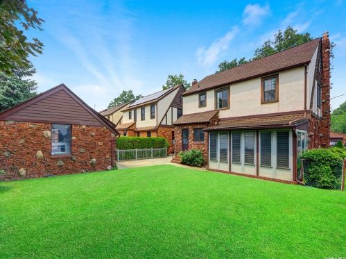 20 Marshall Ave, Floral Park NY  11001-3201 exterior