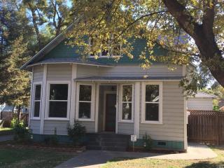 809 2nd St, Woodland, CA 95695-4811