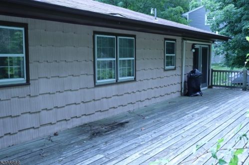 80 Schofield Rd, West Milford Lakes NJ  07480-4562 exterior