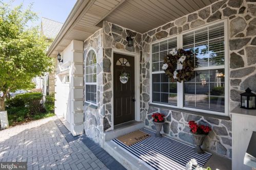 229 Center Point Ln, Lansdale, PA 19446-5936