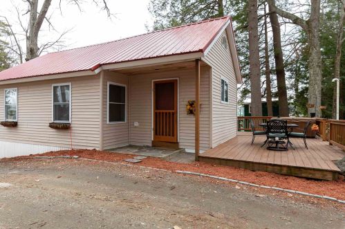 7 Park Ave, Northwood, NH 03261-3731