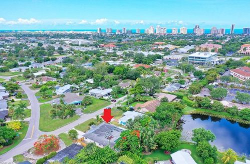 1109 Alhambra Cir, Naples FL 34103-3291 exterior