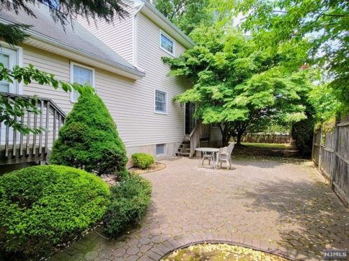 769 Cherry St, N Milford, NJ 07646-1401