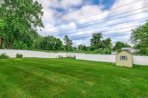 22 Hickory Ln, Garnerville NY  10923-1906 exterior