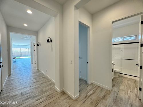 8047 Jacaranda St, Mesa, AZ 85207-3220