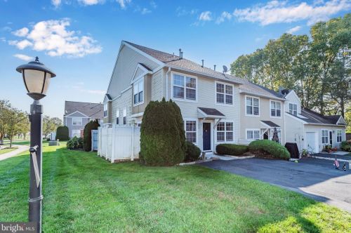 14 Courtyard Dr, Carlisle, PA 17013-1395