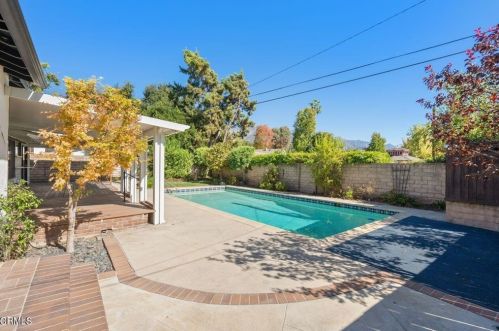 4810 Daleridge Rd, La Canada CA  91011-3725 exterior