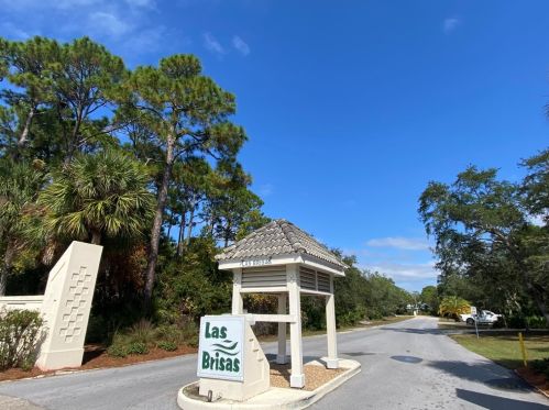 129 Las Brisas Way, Saint George Island FL  32328-3229 exterior