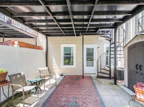 548 Pugsley Ave, Bronx NY  10473-1835 exterior