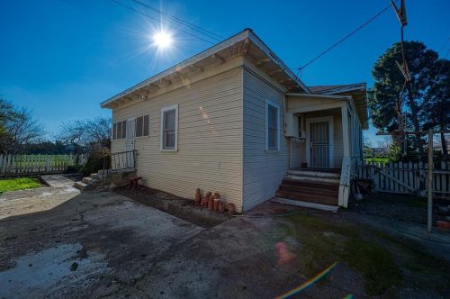 27642 Fig Ln, Newman CA  95360-1145 exterior