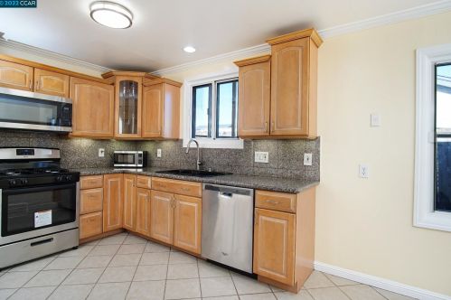 825 4th Ave, San Bruno CA  94066-3214 exterior