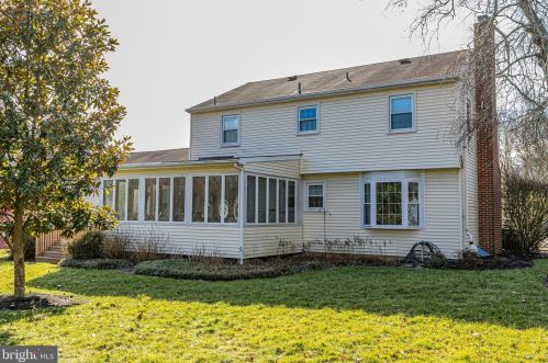 16 Vanderveer Dr, Lawrence Township NJ  08648-3151 exterior