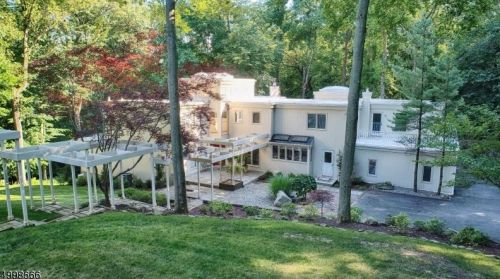 5 Wooded Acres Ln, Morristown, NJ 07960-3242