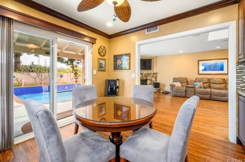 832 Stevely Ave, Long Beach CA 90808-4438 exterior