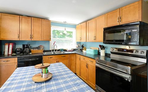 68 Old Homestead Hwy, Keene NH 03431-4449 exterior