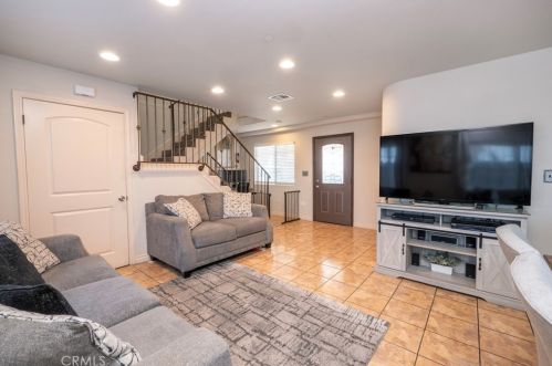 11256 Duncan Ave, Lynwood, CA 90262-3041