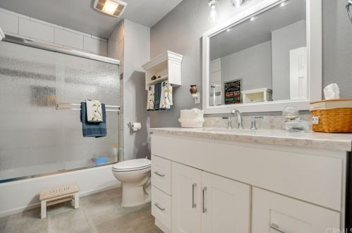 14015 Cornuta Ave, Bellflower CA 90706-4877 exterior