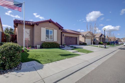 2864 Westport Cir, Valley Home CA  95361-8162 exterior