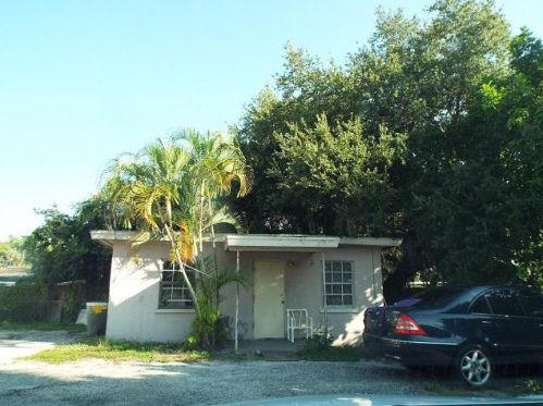 1406 Delaware Ave, Fort Pierce FL  34950-3937 exterior
