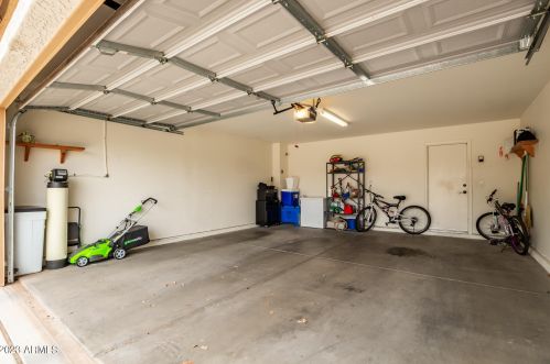 967 Leslie Ave, San Tan Valley AZ  85140-4439 exterior